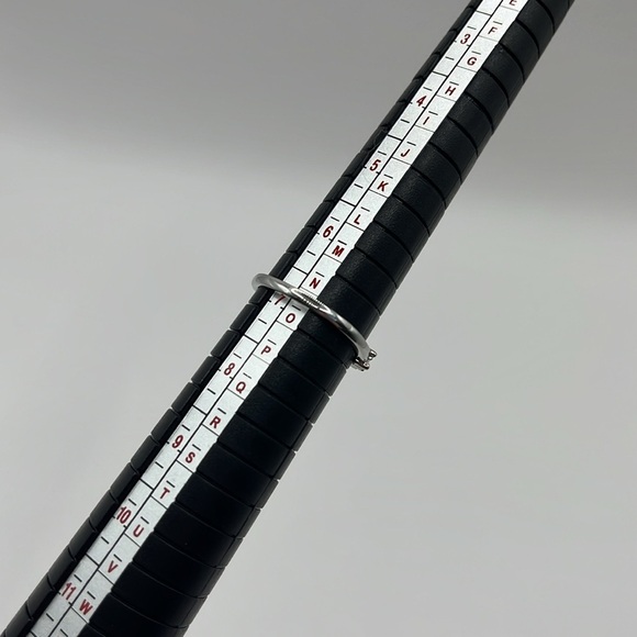 0.20 CT 10k White Gold Natural Diamond Bypass Ring - Picture 7 of 7